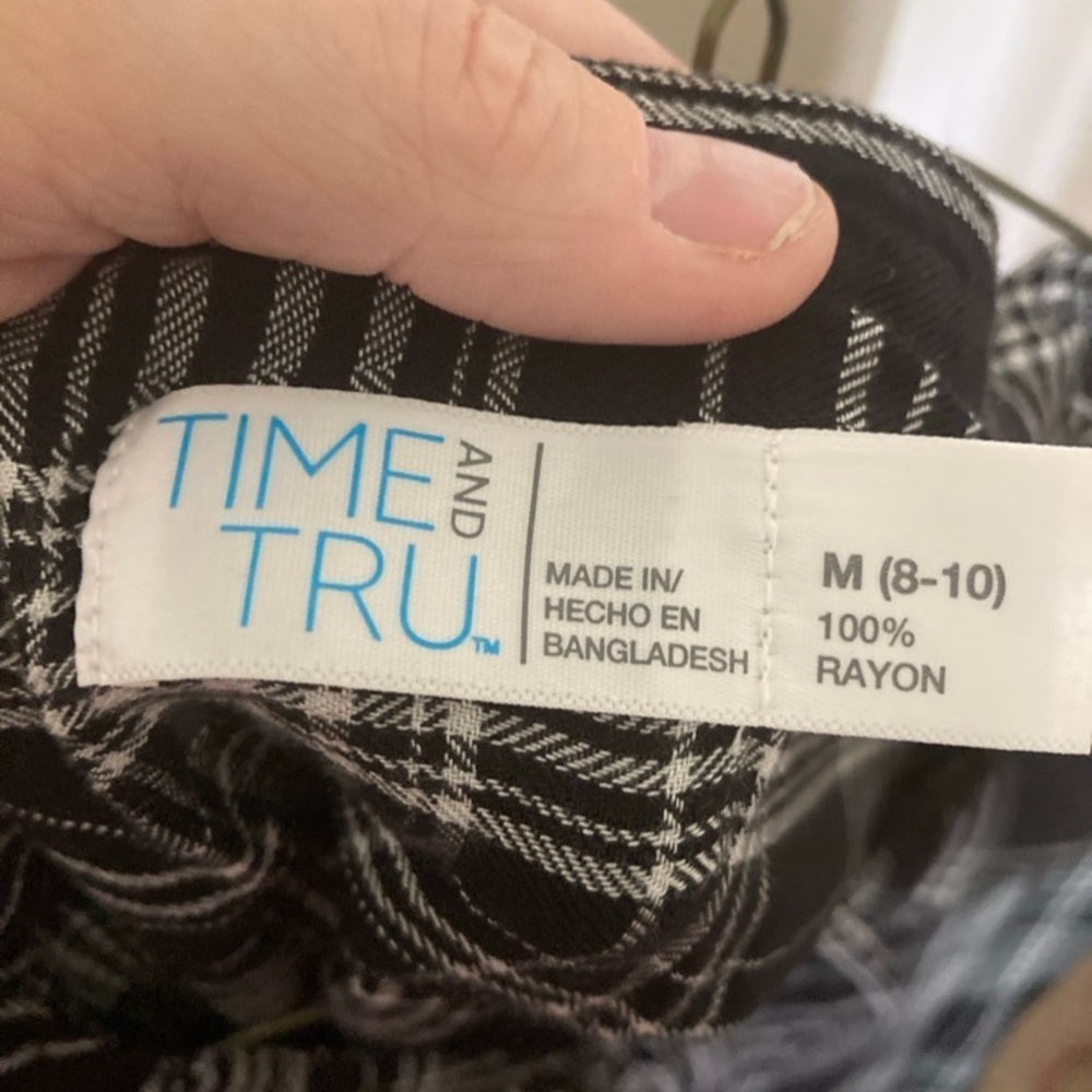 Time and Tru Black and White Checkered Button Down Shirt - Picture 4 of 4